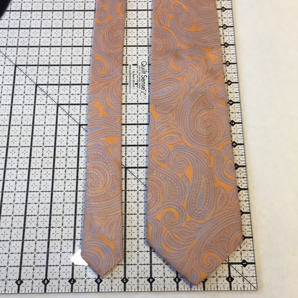 Banana Republic- Orange with light blue large paisley, Italian made silk tie. - Picture 5 of 10